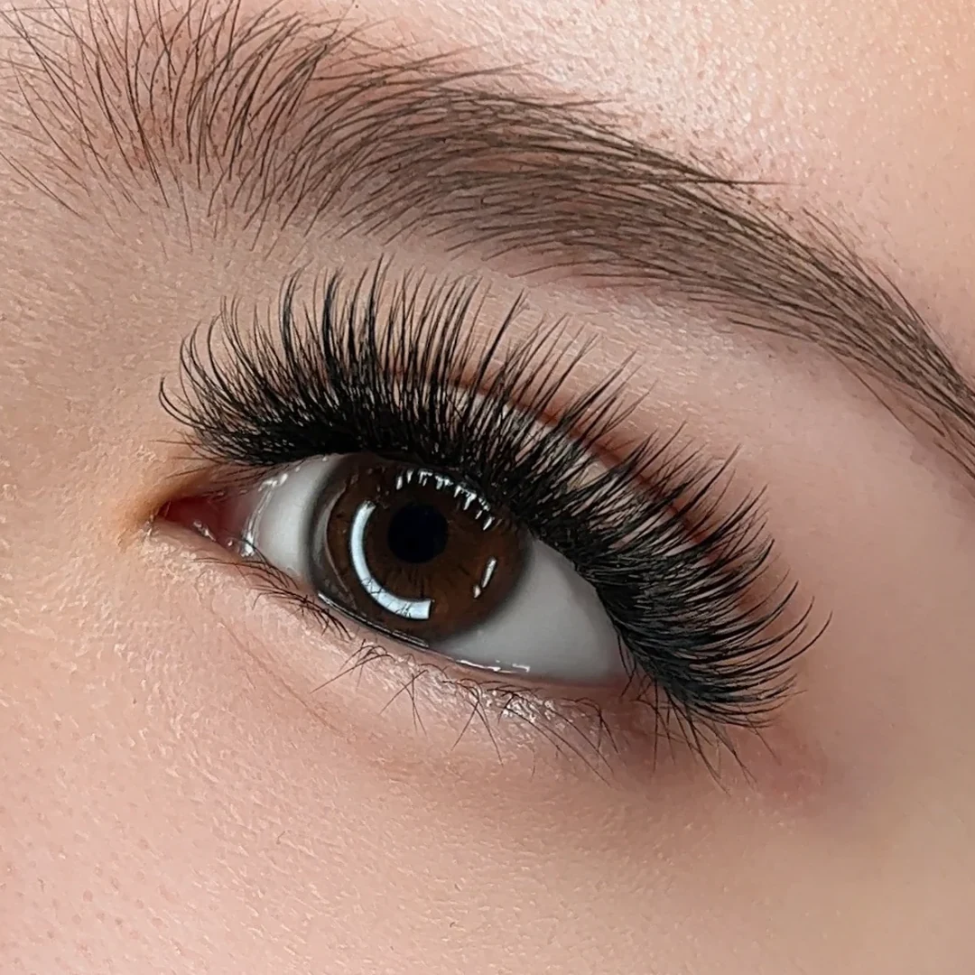Lash Extensions and Brow Styling at On Trend Nails Lucerne